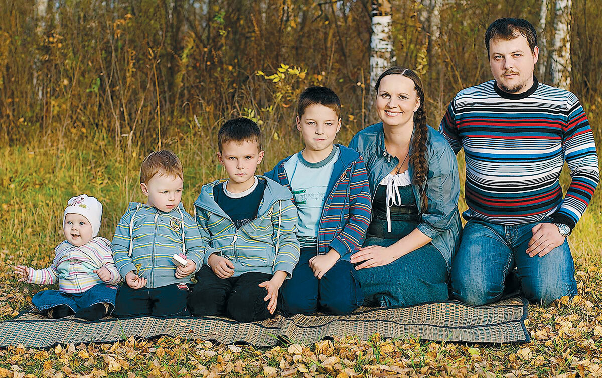 семья новостройка. молодая семья. семейная ипотека. молодая семья. студенческая семья.