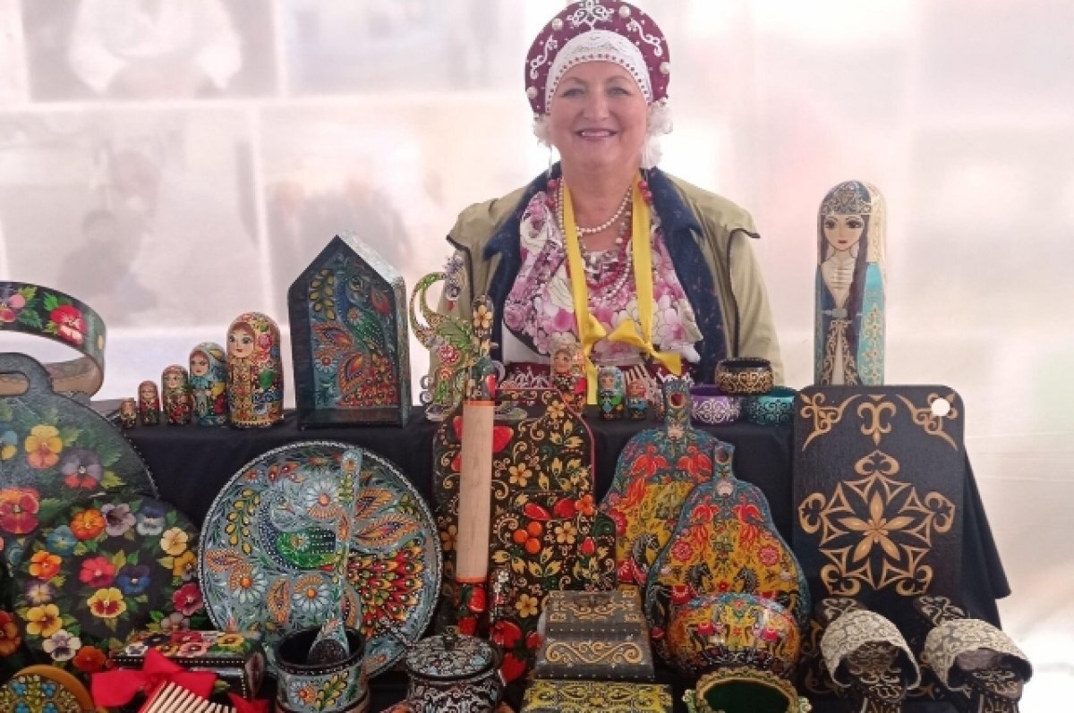    Ольга Галата сохраняет традиции славянской росписи.
