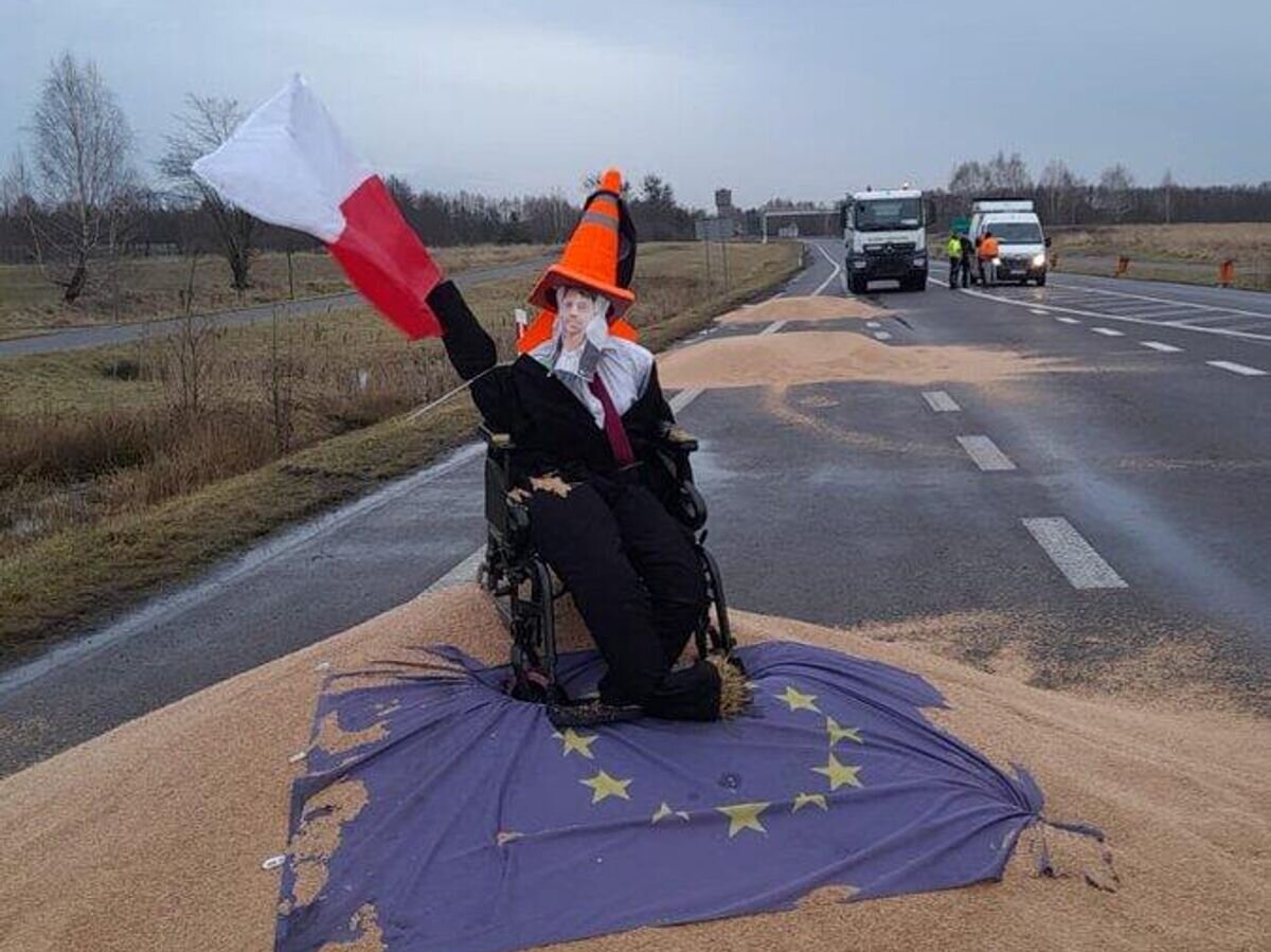 Во сколько покажут интервью карлсона