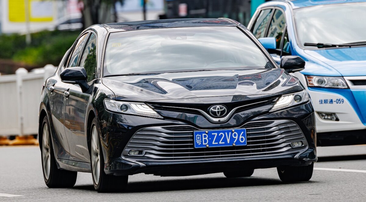 "Хавалы, Чери и Омоды брезгливо обходят стороной": Какие машины уважают китайцы и покупают для себя любимых