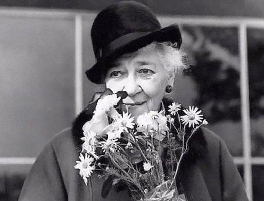 подпись раневской.