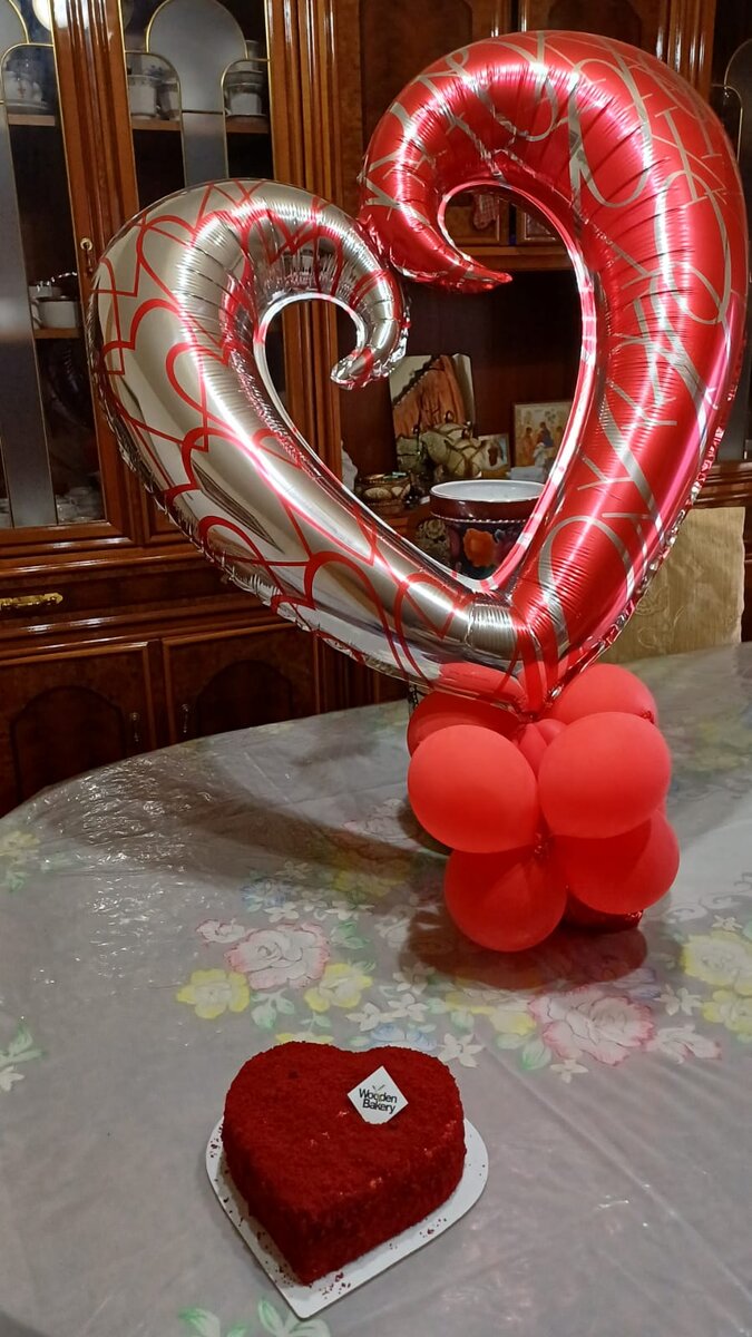 Жена брата любит шарики на праздник! 