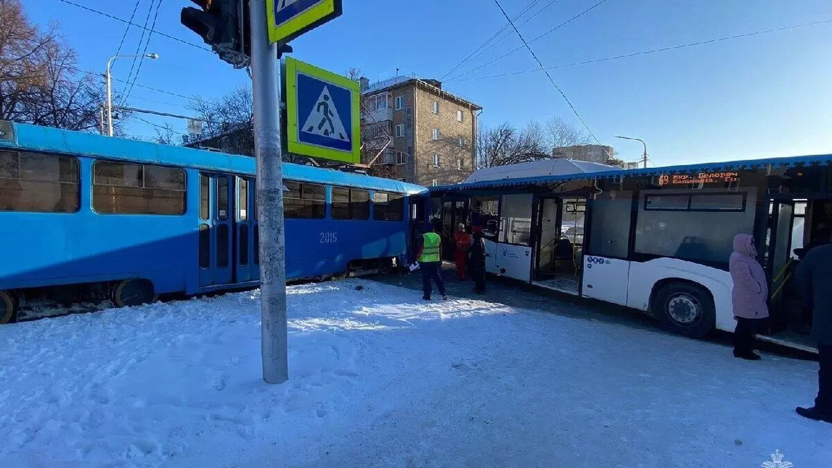     В числе пострадавших — дети.
