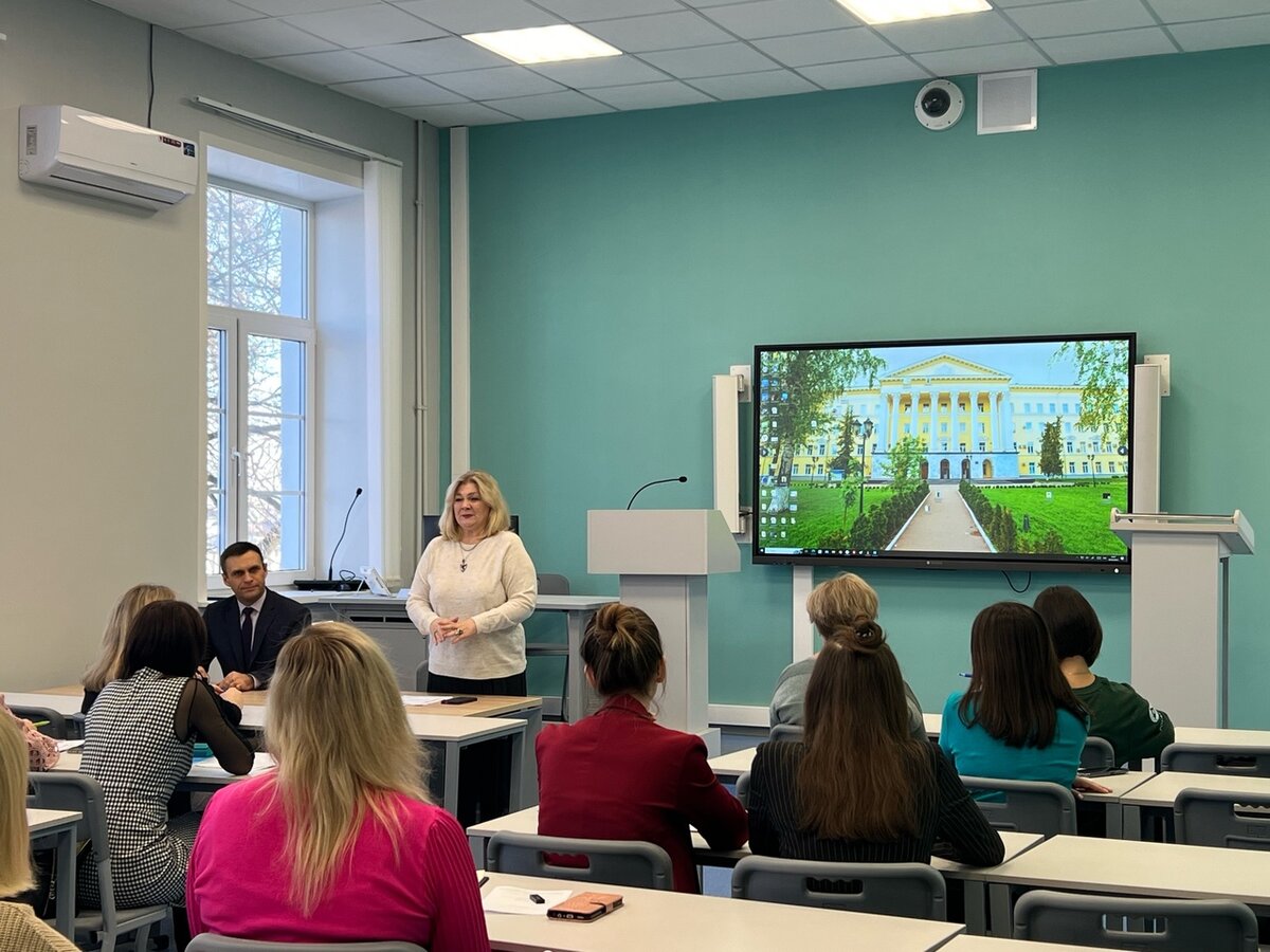 научно-практическая конференция. гапоу липецкий металлургический колледж. научно-практическая конференция. региональная студенческая научная конференция. студенческая конференция фото.