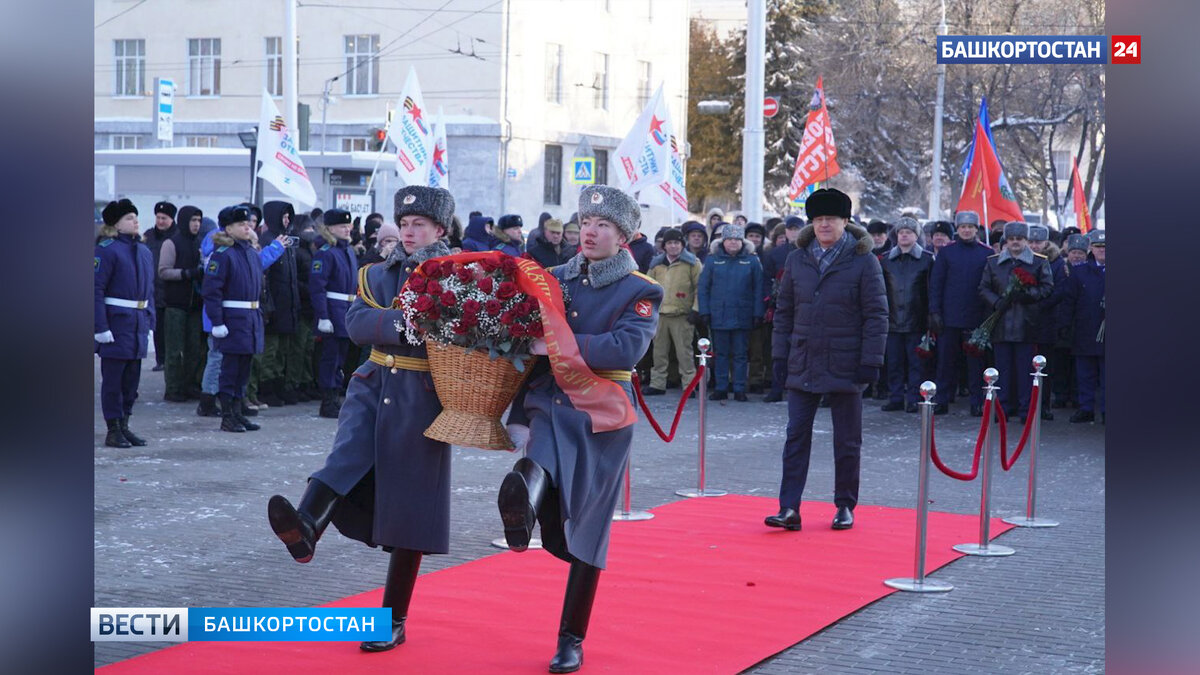    Глава Башкирии Радий Хабиров почтил память воинов-интернационалистов
