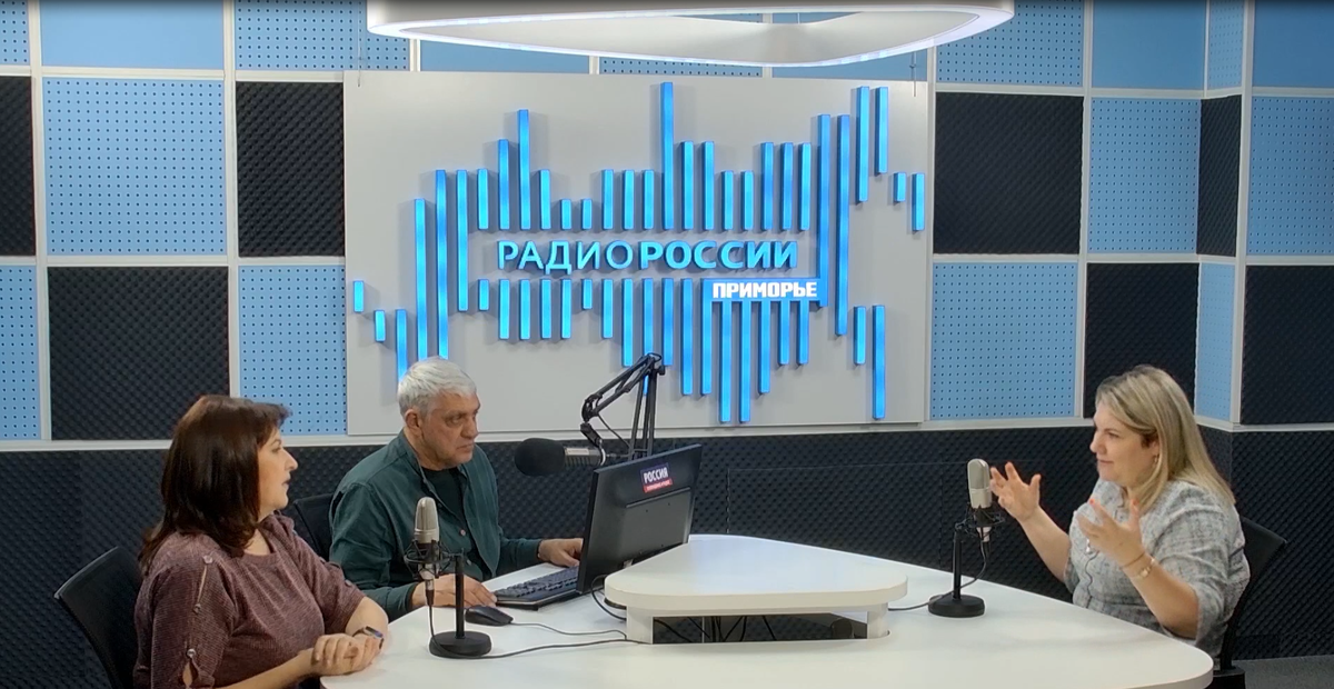 Сергей Нелюбин, Ольга Романова, Нина Старкова в медиастудии ГТРК "Владивосток"