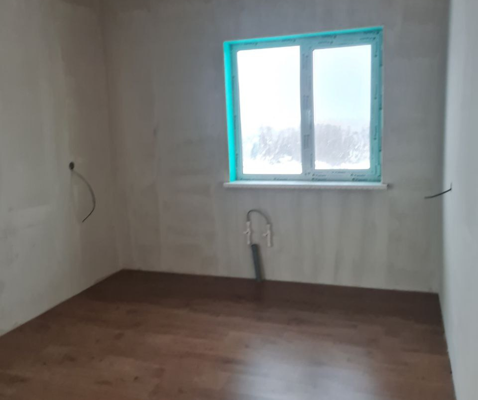 Только купили дом, стены еще не покрашены