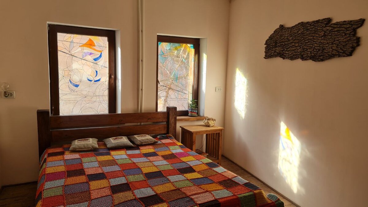 часы бахчисарай. бахчисарай крым достопримечательности. сувениры из бахчисарая. будильник янтарь кварц ссср. бахчисарай памятники вов.