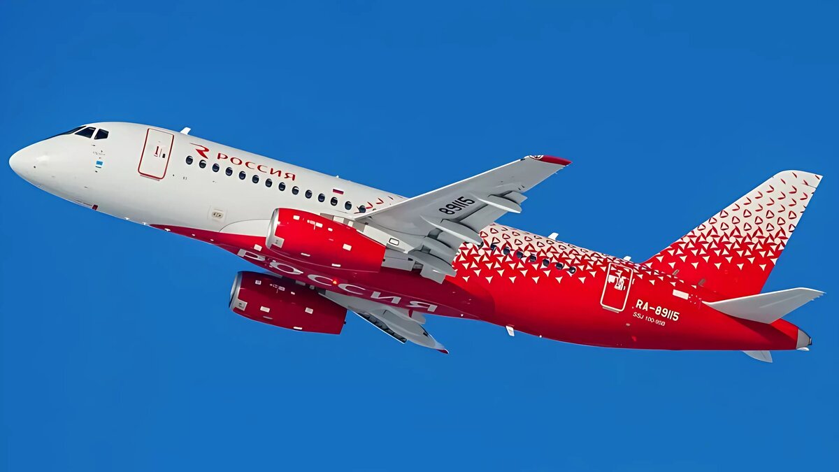     Экипаж самолета Sukhoi Superjet 100 запросил аварийную посадку в аэропорту Шереметьево. У борта отказал двигатель.