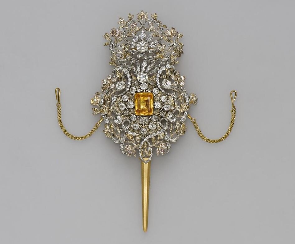 Перо. Принадлежало императрице Екатерине II, подарено султ. Абдул-Гамидом в 1775 г. Турция, XVIII в. Длина: 15,5 см.