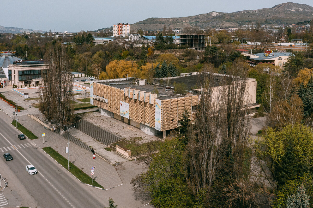 Заброшенная и уже снесённая «Россия» в Кисловодске | Дима Четыре смотрит  мир | Дзен