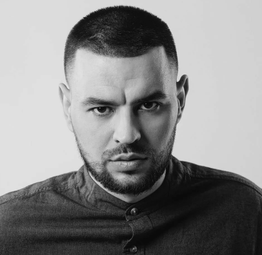 Его называют "русским Эминемом" за высокую скорость читки текста-песни.