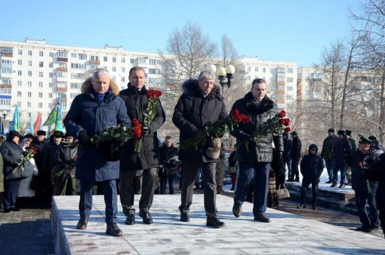    В Оренбурге почтили память бойцов погибших в афганской войне Марина Шарт