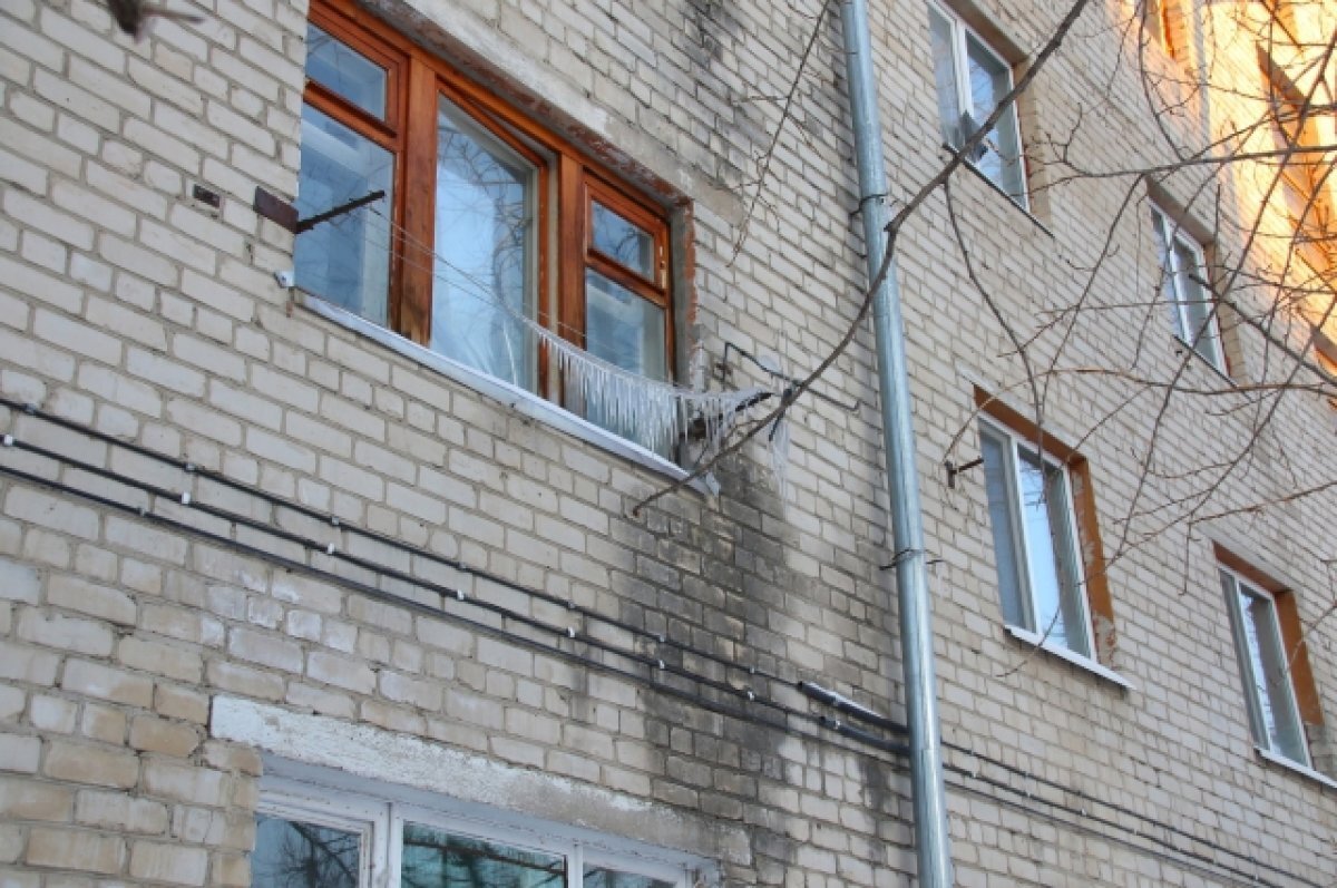    Жильцам дома №60 по улице Харьковской в Тюмени разъяснили их права