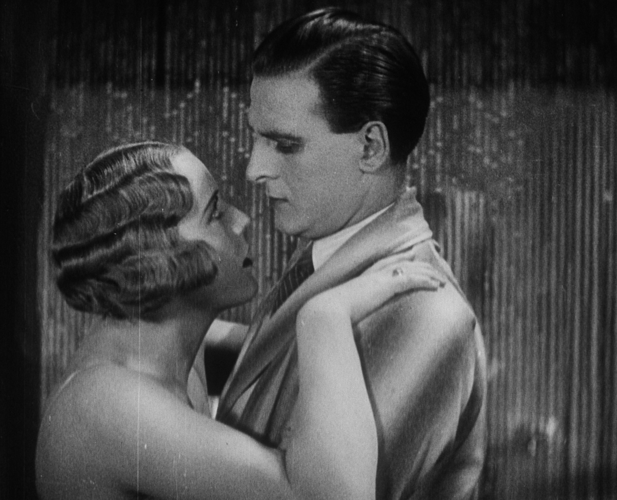 кадр из "Эротикона"