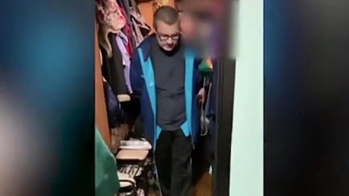 Отец насиловал дочь и сливал видео в интернет, а жена помогала. Что ...