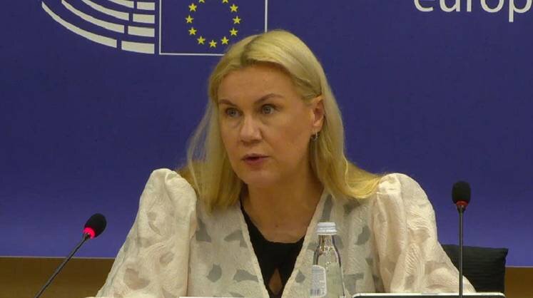    Скриншот видео с заседания Европарламента Комиссар по энергетике Кадри Симсон