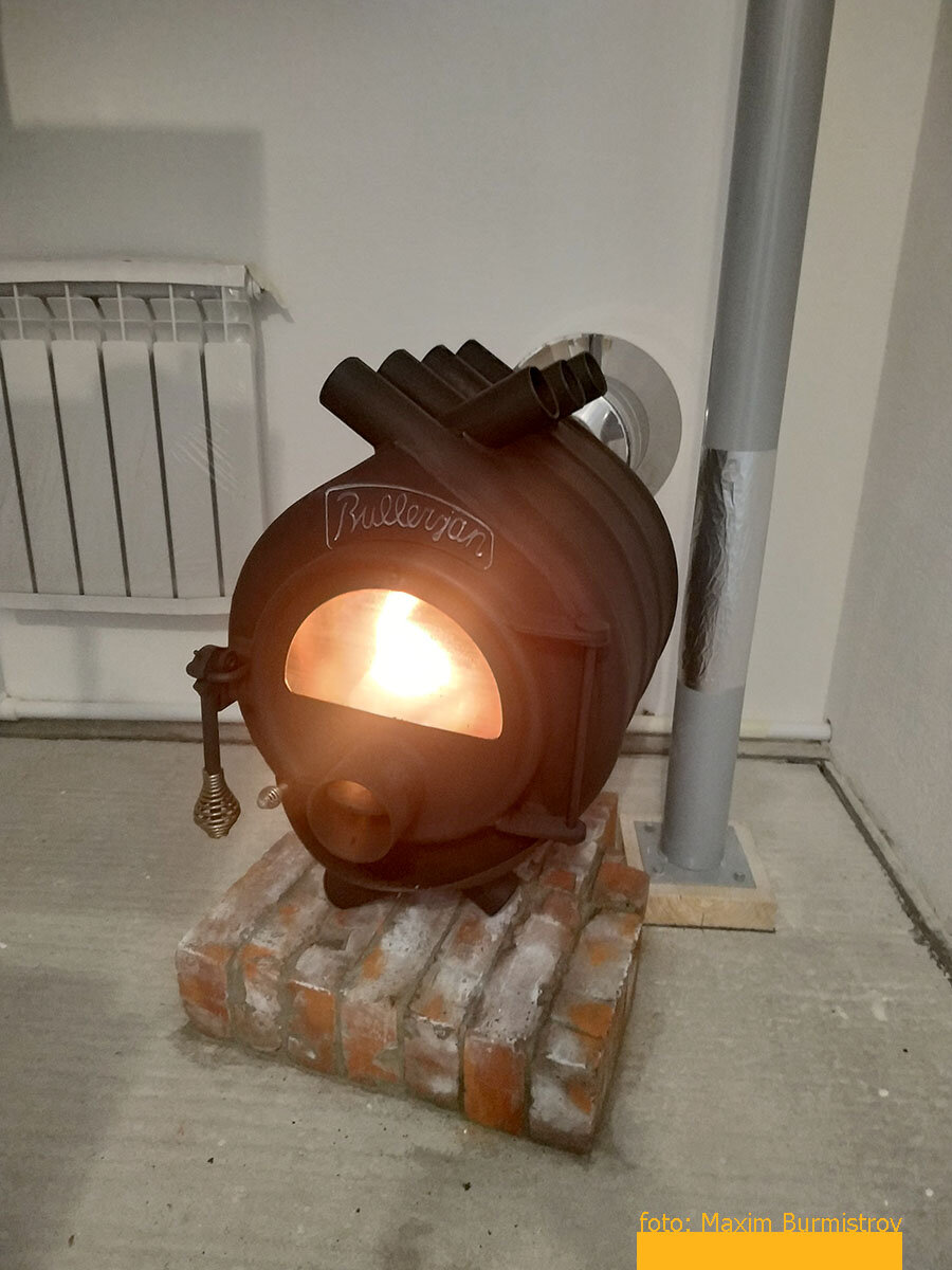 Тепло от печи обязано поступать на второй этаж.