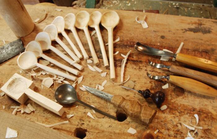  Изготовление деревянных ложек из баклуш. / Фото: catalog-obuvi.ru