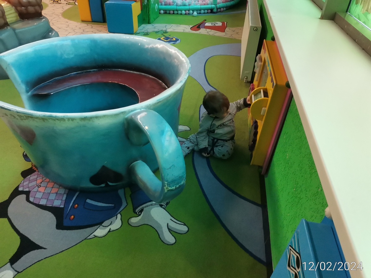 Куда сходить с ребенком 7 лет в спб. Сегодня сходить с детьми в спб. Парк развлечений angry birds activity park в санкт петербурге. Аттракционы для детей. Сегодня сходить с детьми в спб.