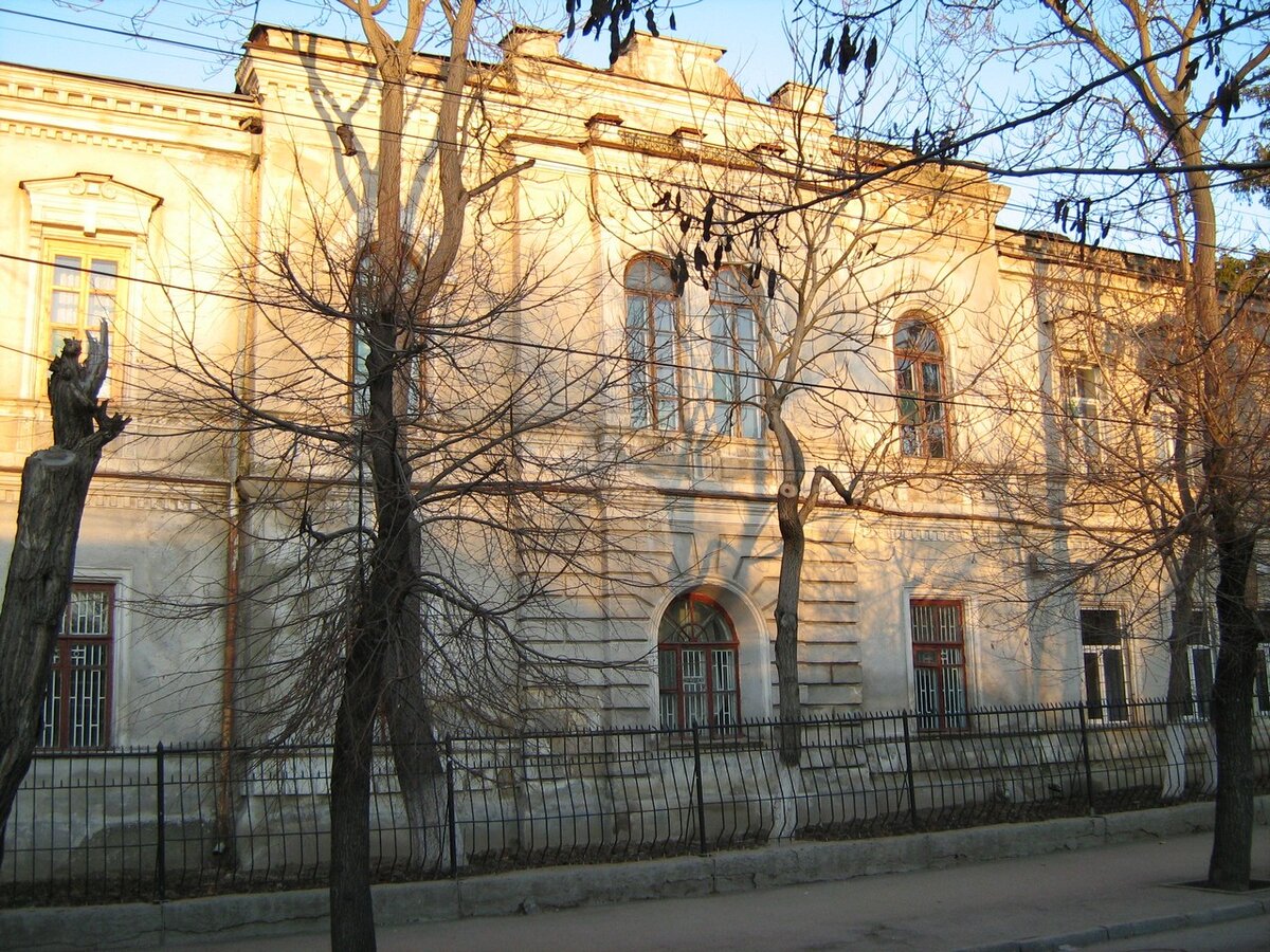 Дом по Розы Люксембрг 27.  Ныне Психоневрологический диспанвер.