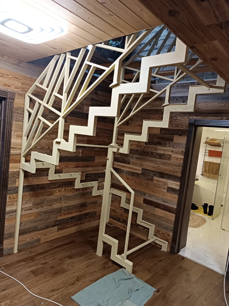 Сегодня расскажем на примере как мы делаем наши лестницы из металла.-3