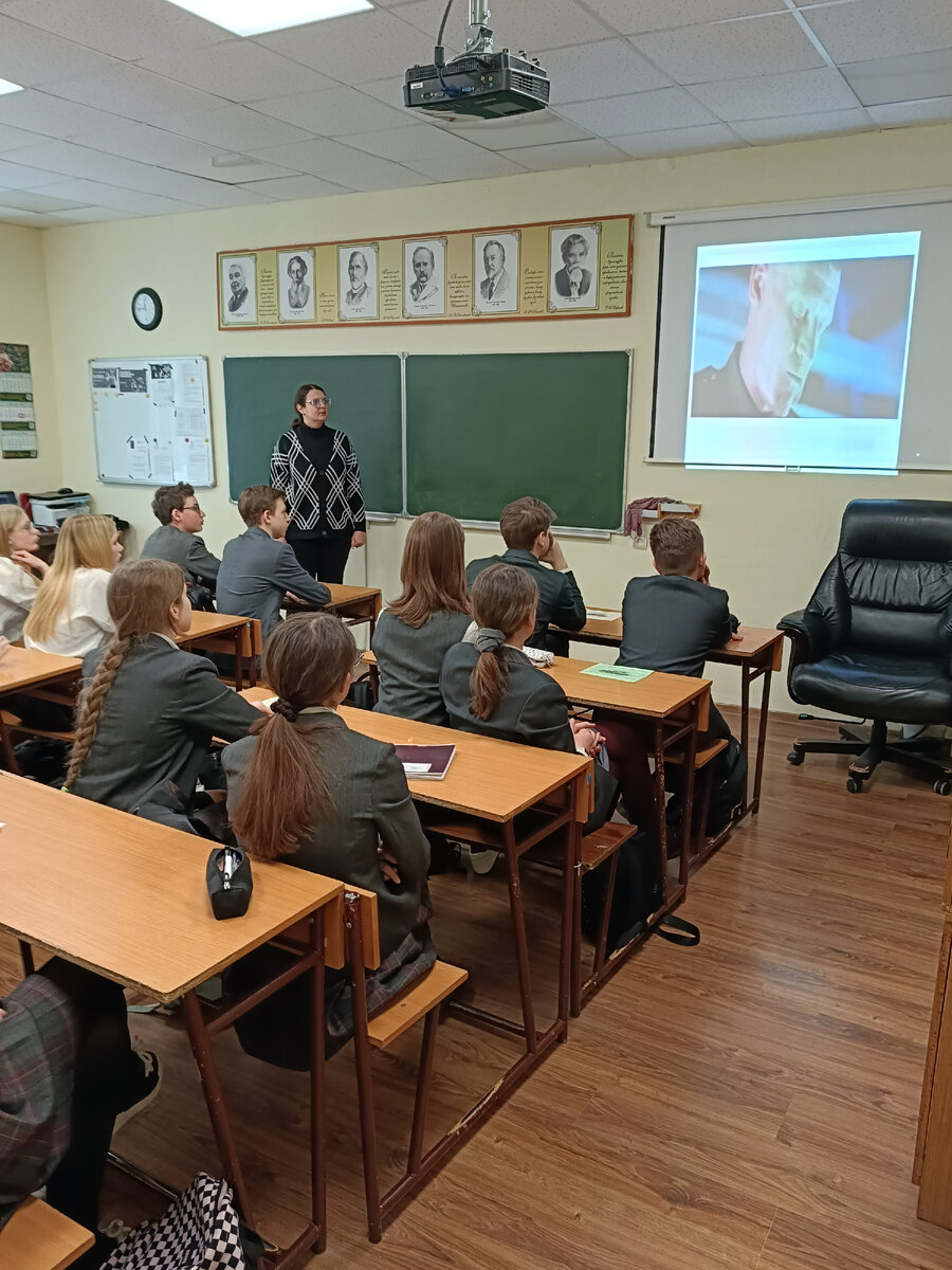 школа в 90е ссср. урок в советской школе. урок физики в советской школе. советская учительница. школа ссср.