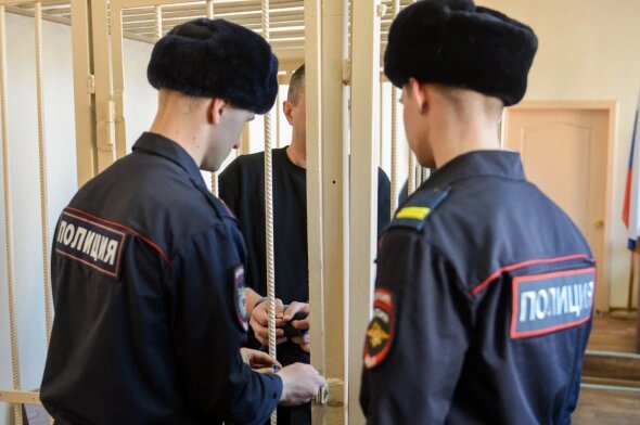 Задержанных доставили в Тюмень для проведения дальнейших следственных действий. (Фото: Вадим Ахметов / РИА URA.RU)