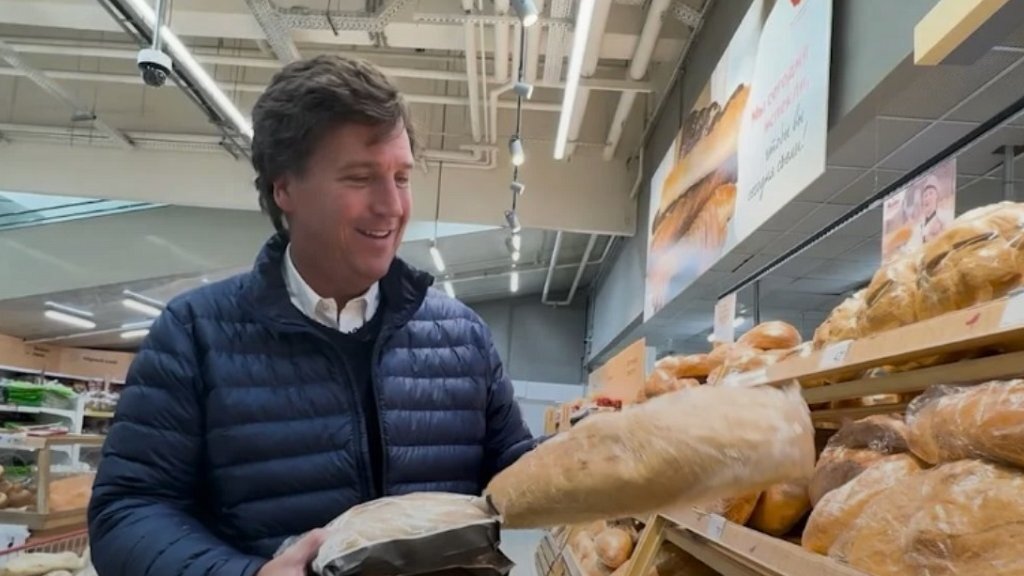    Скриншот видео tuckercarlson.com