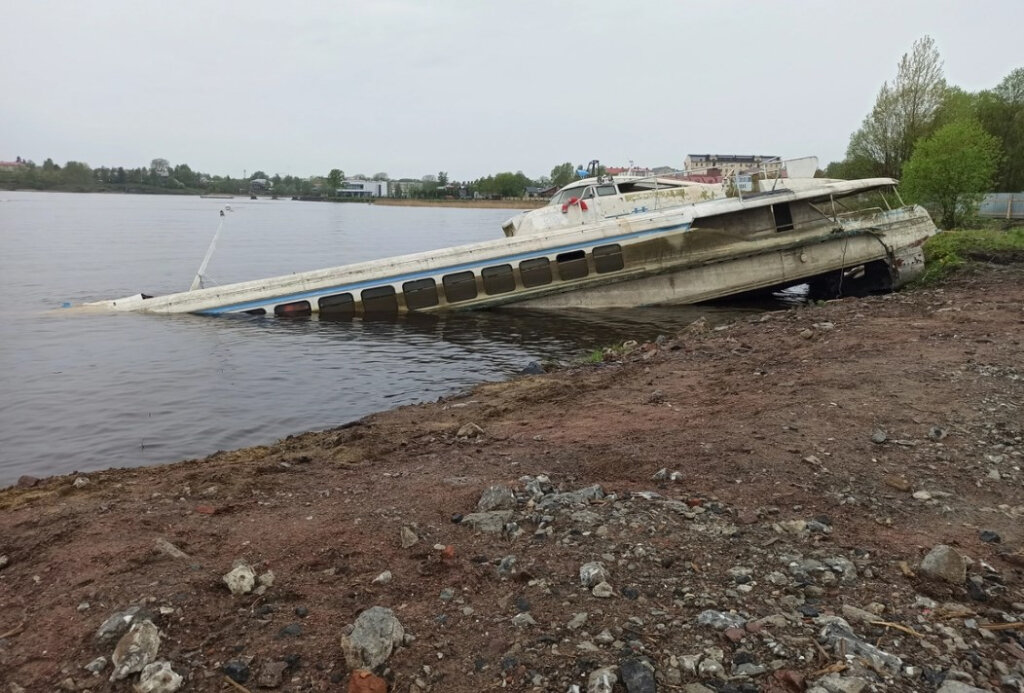 Подъем затонувшего теплохода "Ракета" / Фото: ООО "Альтернативные решения"  📷
