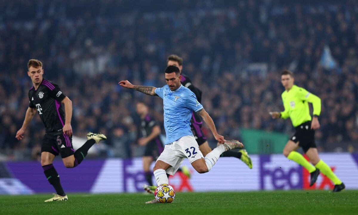 Бавария - бенфика - 1:0 (1:0). Лацио бавария матч. Лацио бавария матч. 4 1 4 1 bayern. Бавария 2021.