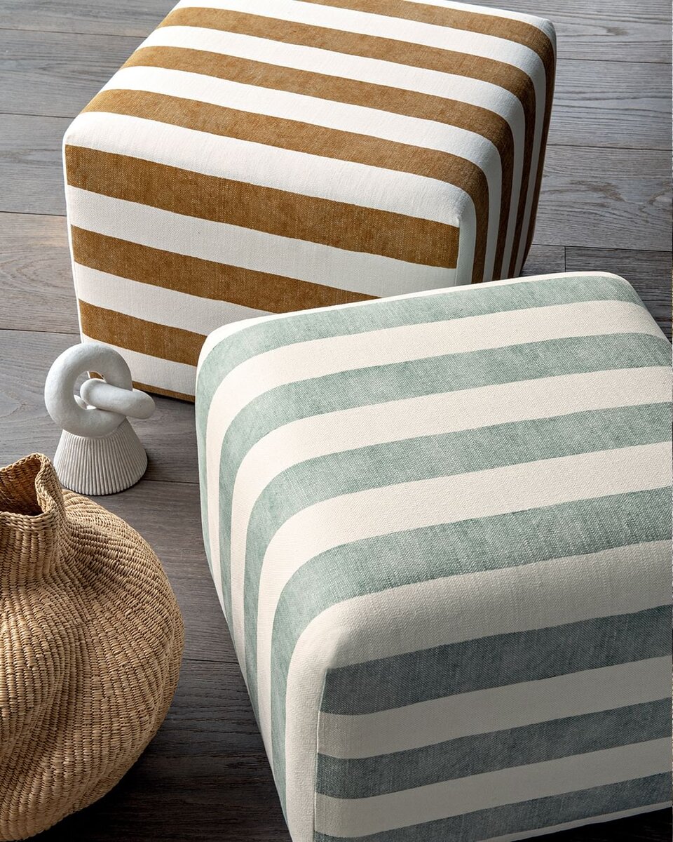 Стиль Batignolles интерпретируется как элегантные вертикальные полосы шести нежных цветов. Этот знаковый район Парижа с его художественными галереями, мощеными улицами и отелями в стиле Осман представляет собой идеальный баланс между традициями и современностью.➡ Ткань BATIGNOLLLES • Коллекция PARIS TEXAS