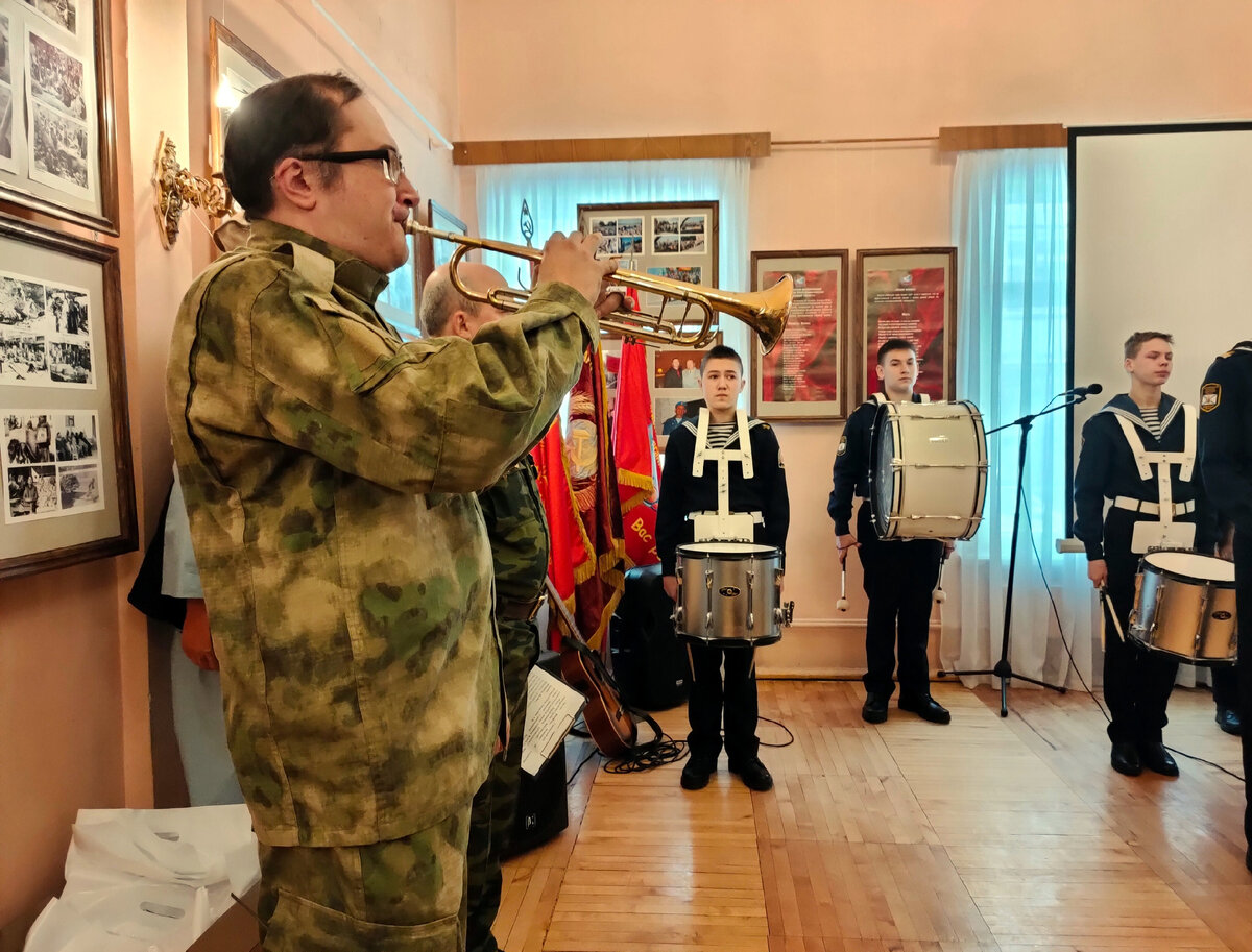 Книжная выставка сталинградская битва в библиотеке. Выставка книг о сталинградской битве в библиотеке. Фотовыставка ко дню сталинградской битвы. Выставки второй мировой. Выставки 2 февраля.