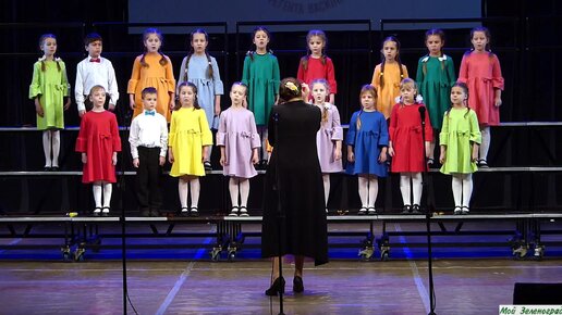 Младшие школьники. Младший школьный возраст особенности развития. Младший п. Россия для школьников младших классов. Урок физической культуры.