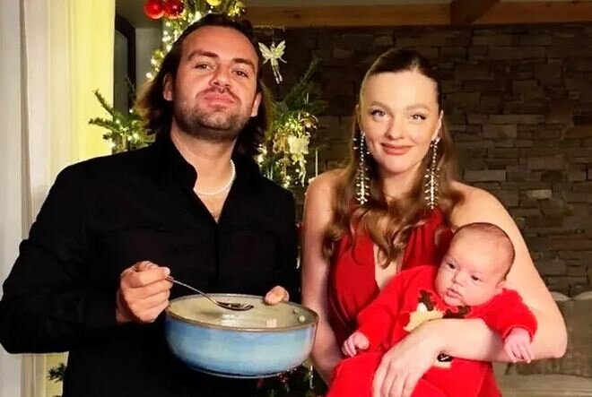    Сергей Косенко и Саша Белякова начали встречаться в 2022 году, а в конце 2023 стали родителямиСоцсети