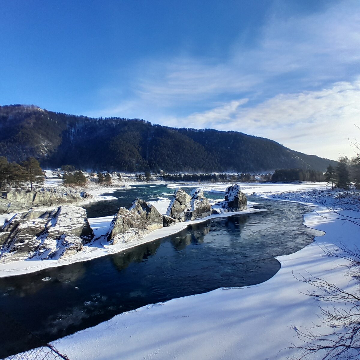 Скалы "Зубы Дракона".