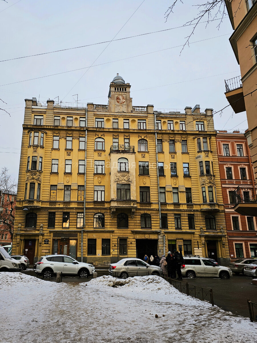 Фото: Парадная гостья