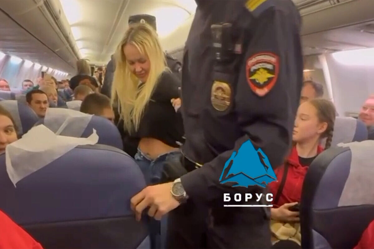 аэропорт адлер табло вылета. табло прилетов пулково 04. рейс москва-сочи шереметьево. задержка рейса в сочи. сочи задержка рейсов сегодня причина.