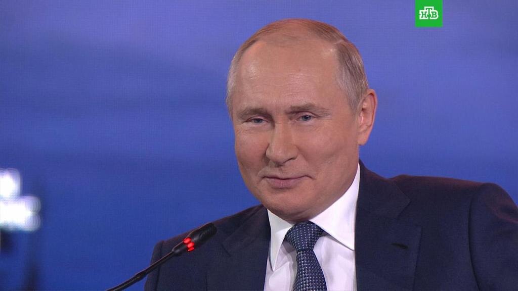    Путин сообщил, что у него нет мобильного телефона
