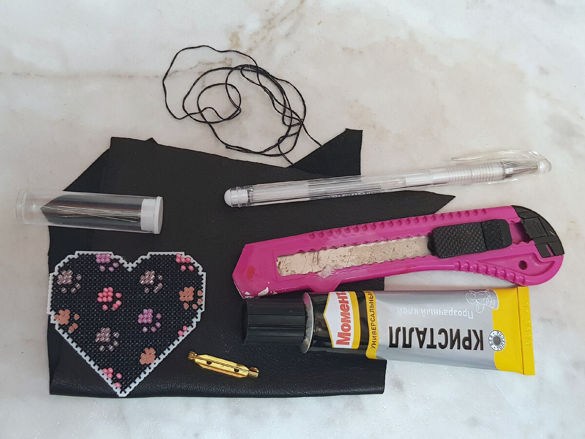 Всё необходимое для оформления вышивки в брошь или значок