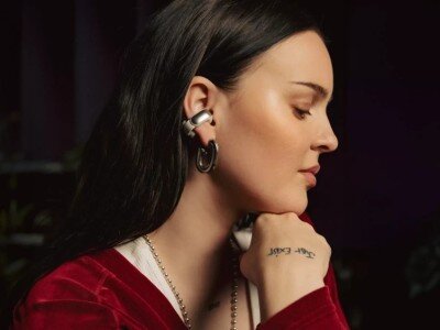    Bose выпустила дорогие наушники-клипсы без популярных функций