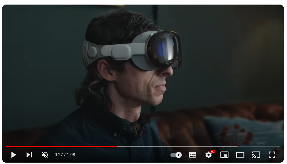 Скриншот видео Youtube-канала Apple