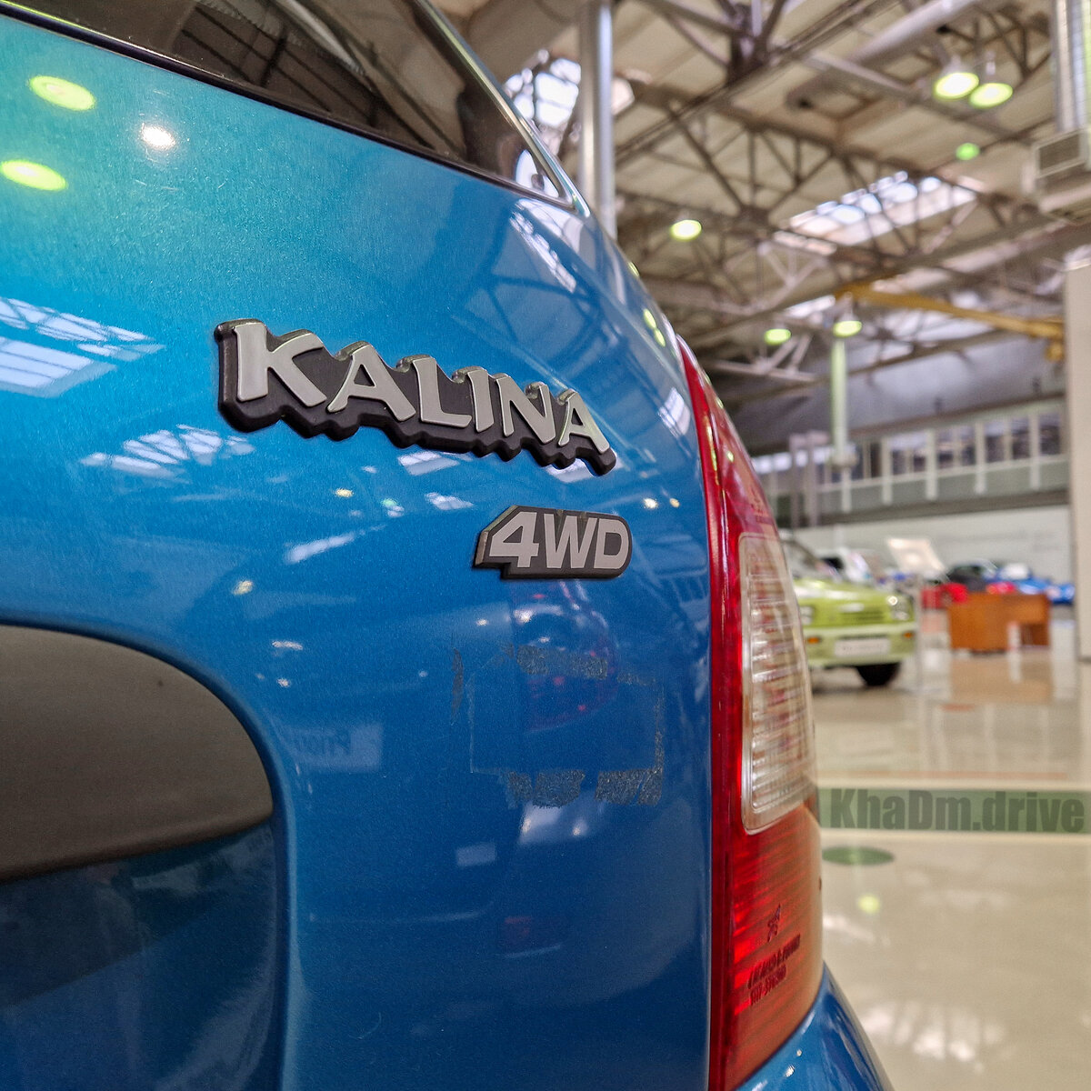 На момент создания Калины у АвтоВАЗа уже был опыт внедрения полноприводной трансмиссии на свои авто. До этого заводчане экспериментировали с "десяткой".