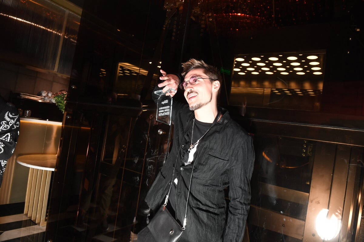 Билан народный артист. Российский певец с высоким голосом. Певец россия 2018. Билан 2020. Как зовут диму билана.