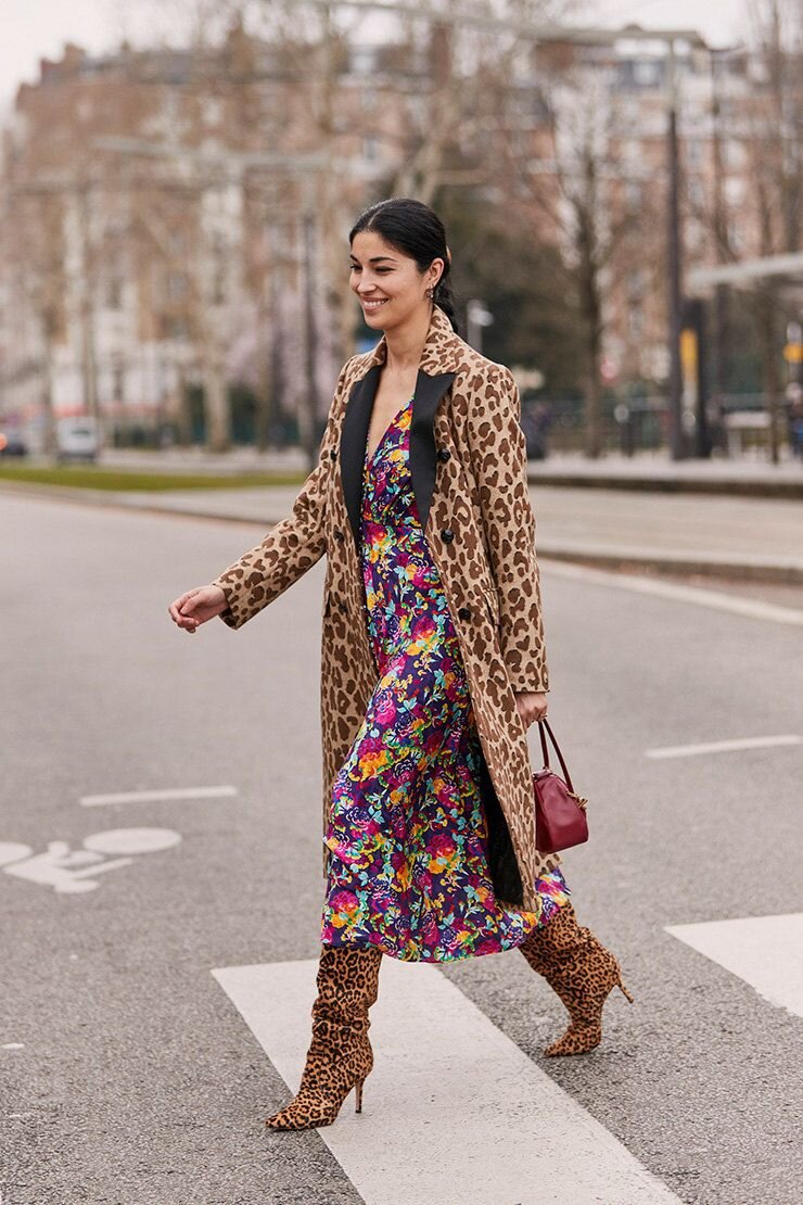 принцесса в обмороке. баскетболистка американская бриттни грайнер в суде. сценический обморок. мисс упала в обморок. девушка падает в обморок.