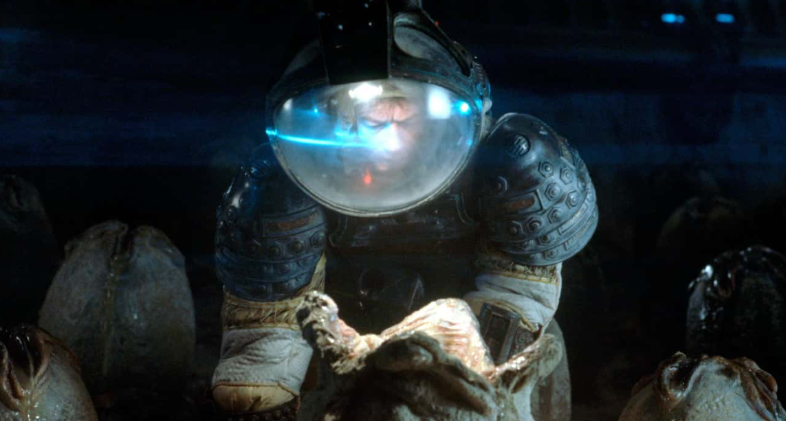 Чужой - один из моих любимых фильмов ужасов. Создать уникальное инопланетное существо так, чтобы в него действительно можно было поверить - задачка не из легких.