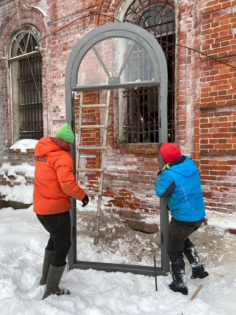 Храм в Тверской области, построенный при участии Николая II: обновление  окон, крестов, фронтонов | Вся ТВЕРЬ | Дзен