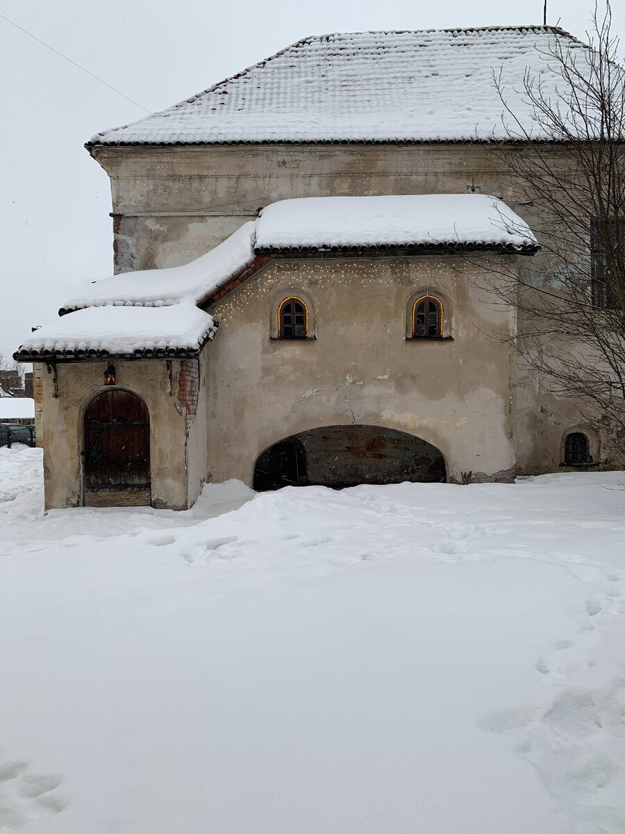 Задняя часть бывшего костела