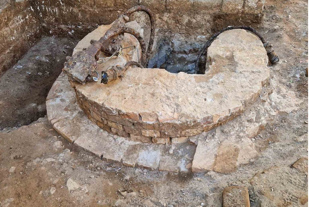 Остатки каменного свода городской цистерны у фонтана Онофрио в Дубровнике