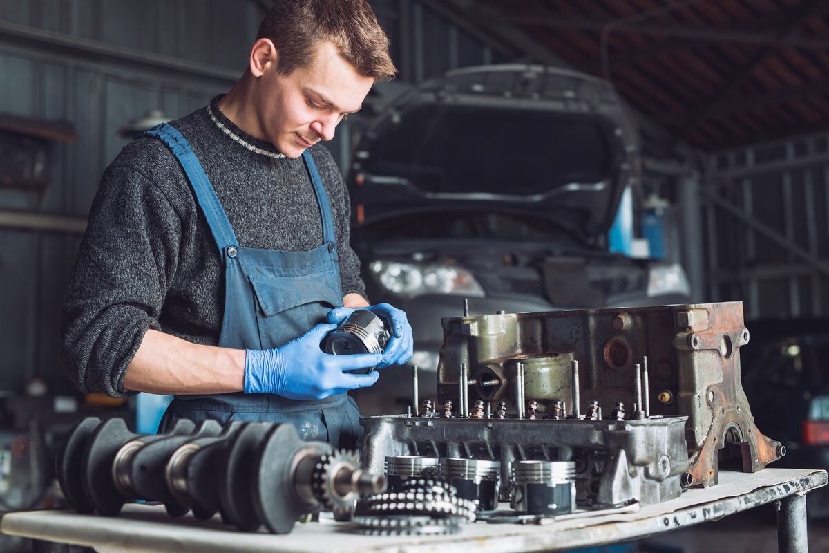 Поршень — одна из важнейших деталей двигателя📷
